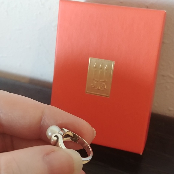 *For Sale* Scroll Ring with Cultured Pearl - Picture 3 of 5